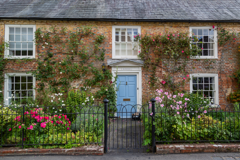 cottage_window