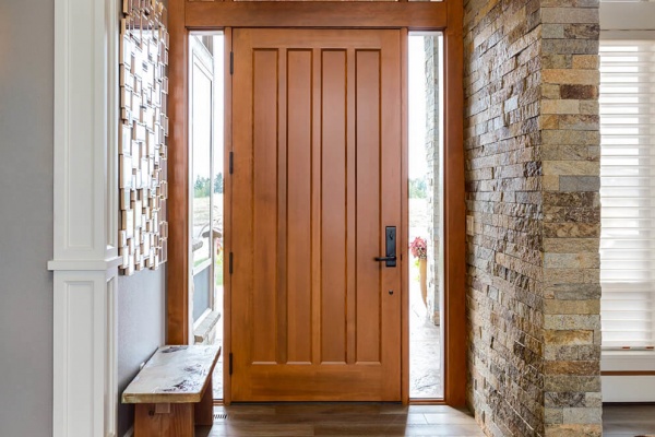 Jak naprawić drzwi drewniane?